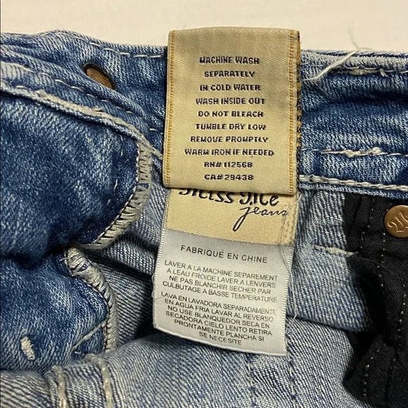 Miss Me Signature Bootcut Distress MediumWash  Mid Rise Western Cowgirl 28 x 32” - Picture 7 of 13